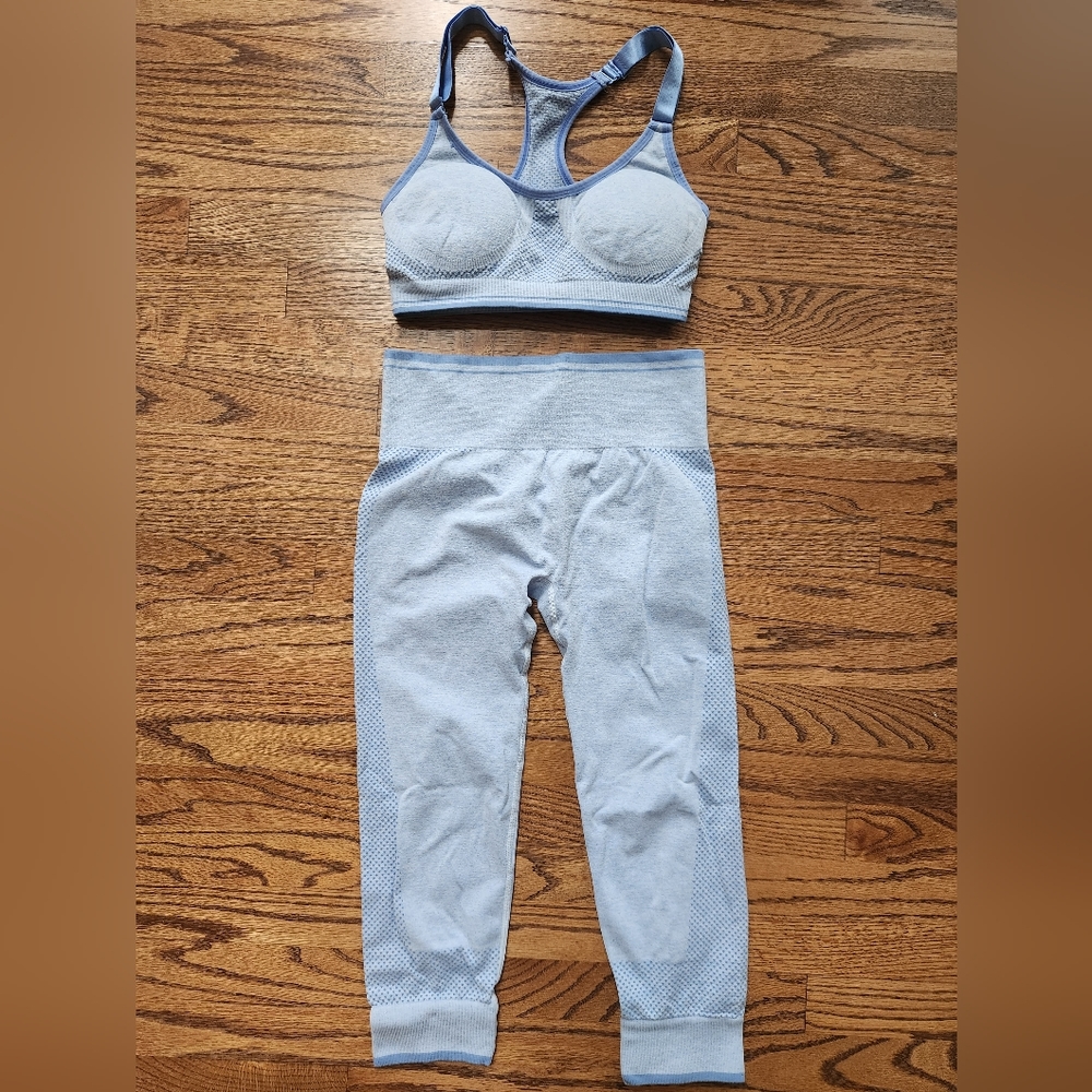Like new never worn 2 piece set
